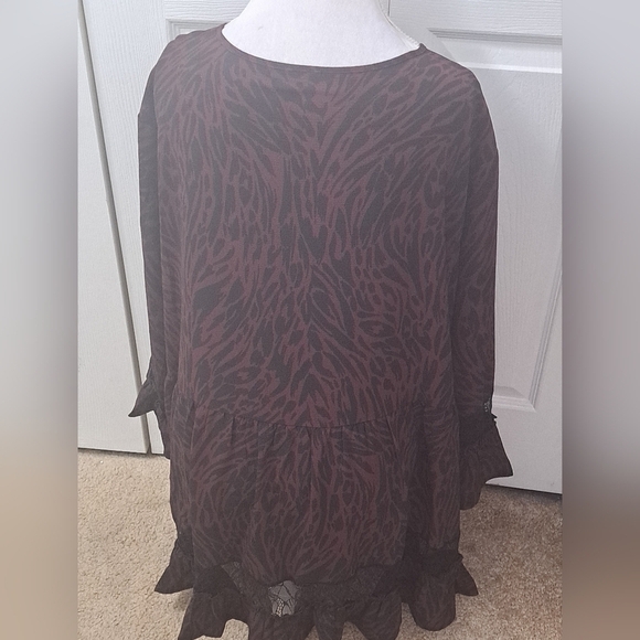 Avenue Studio Plus Size Blouse with Lace  30/32 - Picture 4 of 8